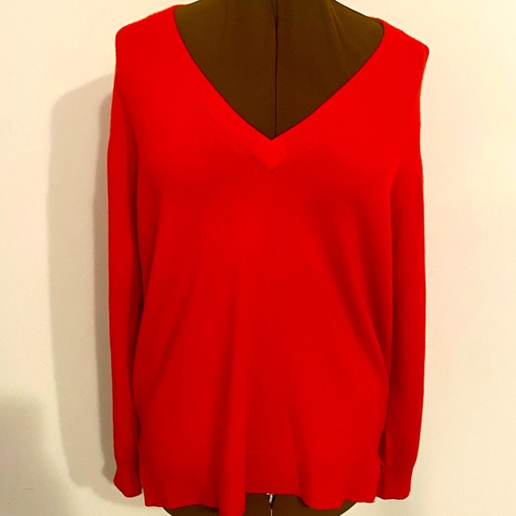 ❤️FRENCH CONNECTION❤️Red V-neck sweater in large. In good condition! - Picture 3 of 12